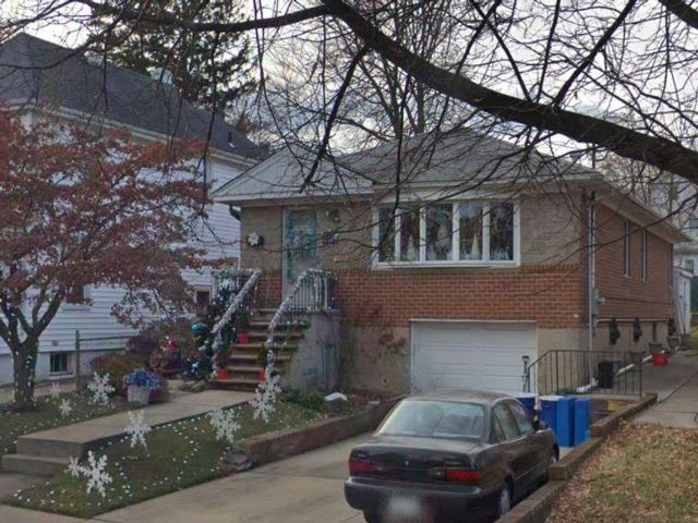 [BAYSIDE Real Estate, listing number 5702547]